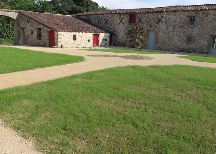 18ème Rénové Avec Piscine Couverte, Terrasse, Loisirs Et Wifi – 6 Pers. - Fr-1-426-432 Hébergement de vacances *