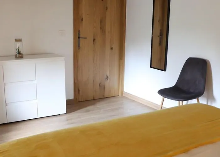 Hébergement de vacances 18ème Rénové Avec Piscine Couverte, Terrasse, Loisirs Et Wifi – 6 Pers. - Fr-1-426-432 *