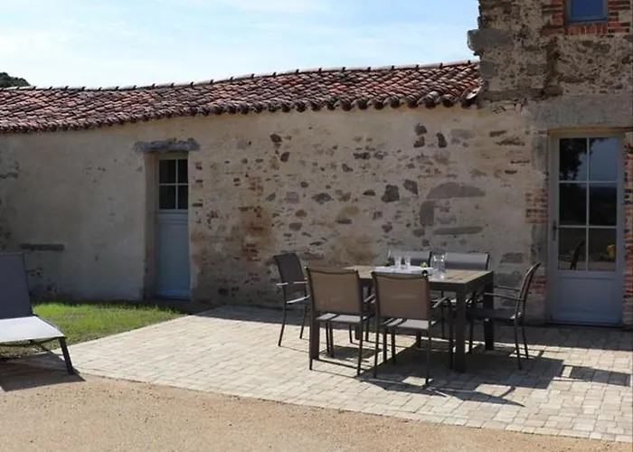 18ème Rénové Avec Piscine Couverte, Terrasse, Loisirs Et Wifi – 6 Pers. - Fr-1-426-432 Les Herbiers